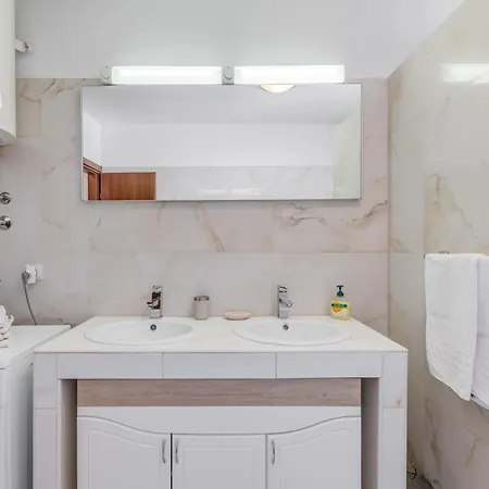 Apartment Renata + Private Swimming Pool In Split Exterior photo