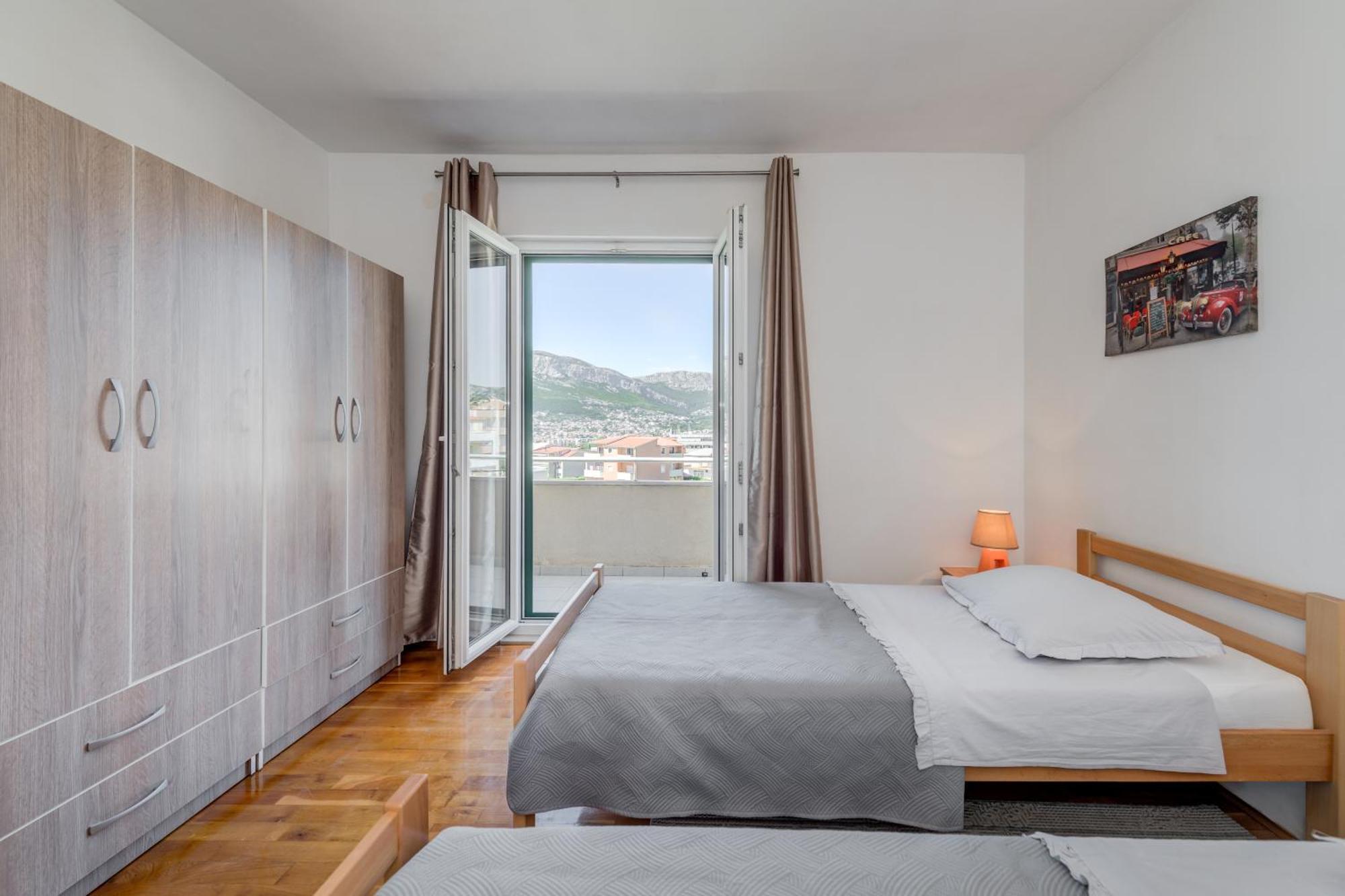 Renata + Private Swimming Pool In Apartamento Split